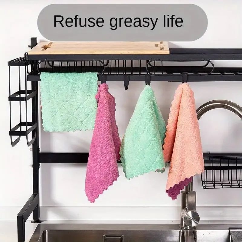 Nettoyage des surfaces de la salle de bain