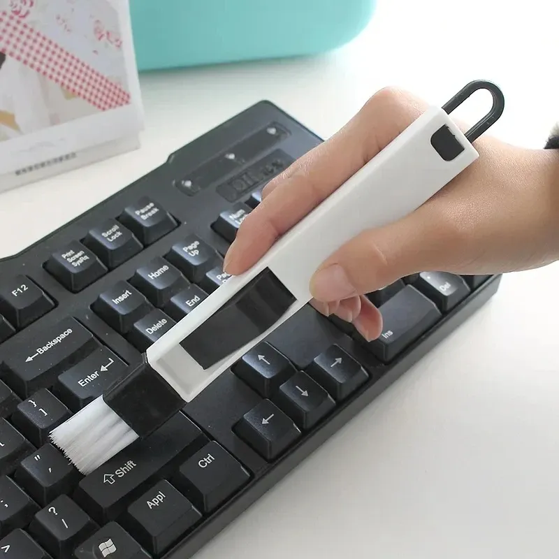 Nettoyage des rainures de porte coulissante