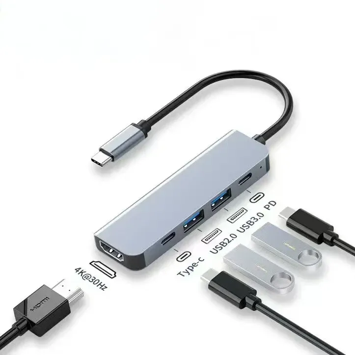 Hub USB-C en situation d'utilisation sur un bureau