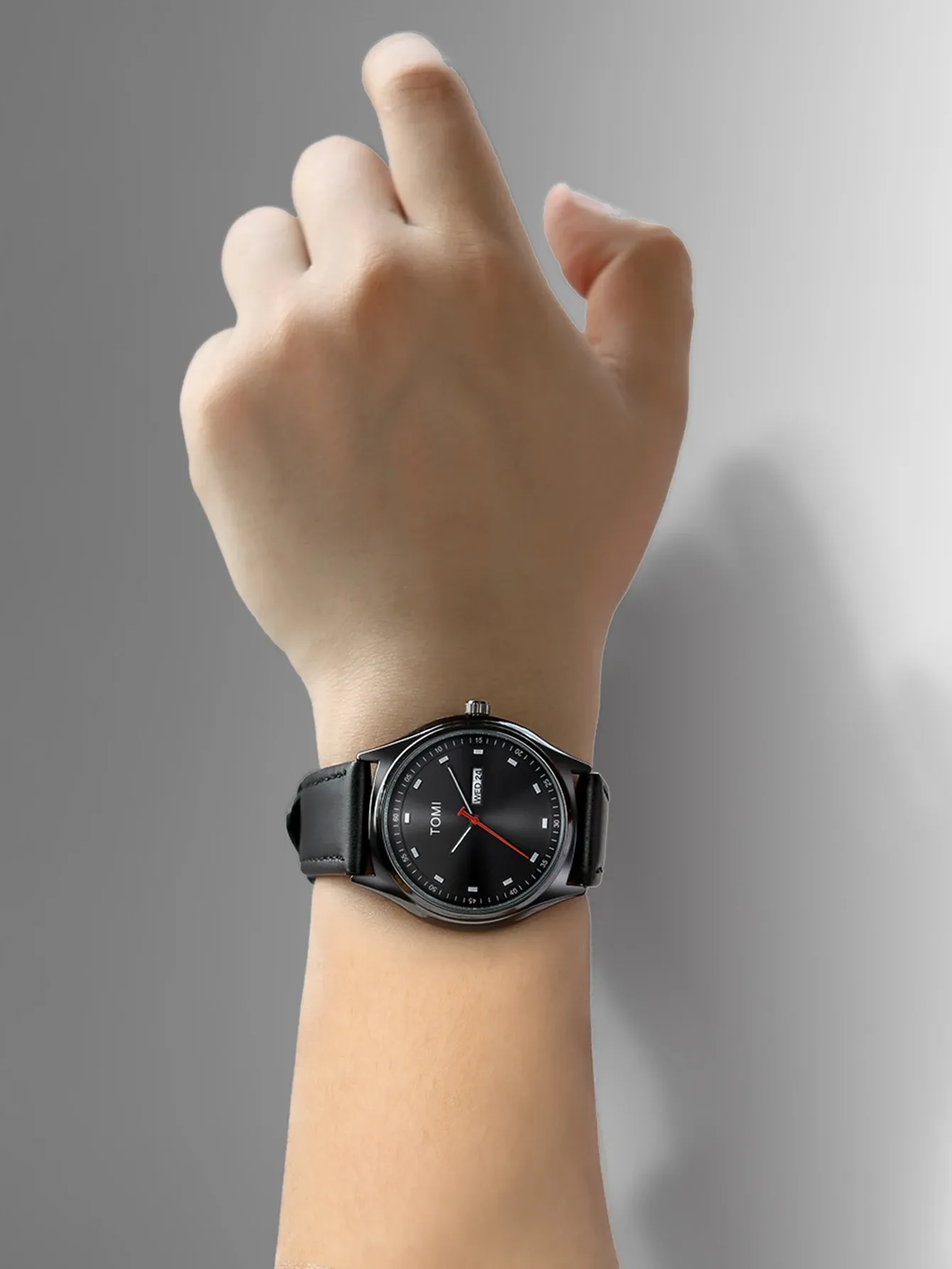 Montre TOMI, vue de profil