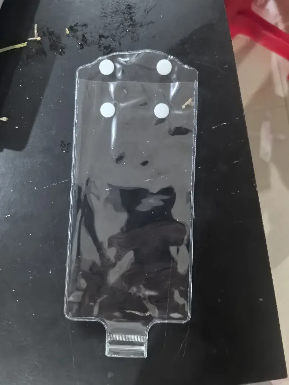 Détail de l'étui étanche transparent pour smartphone