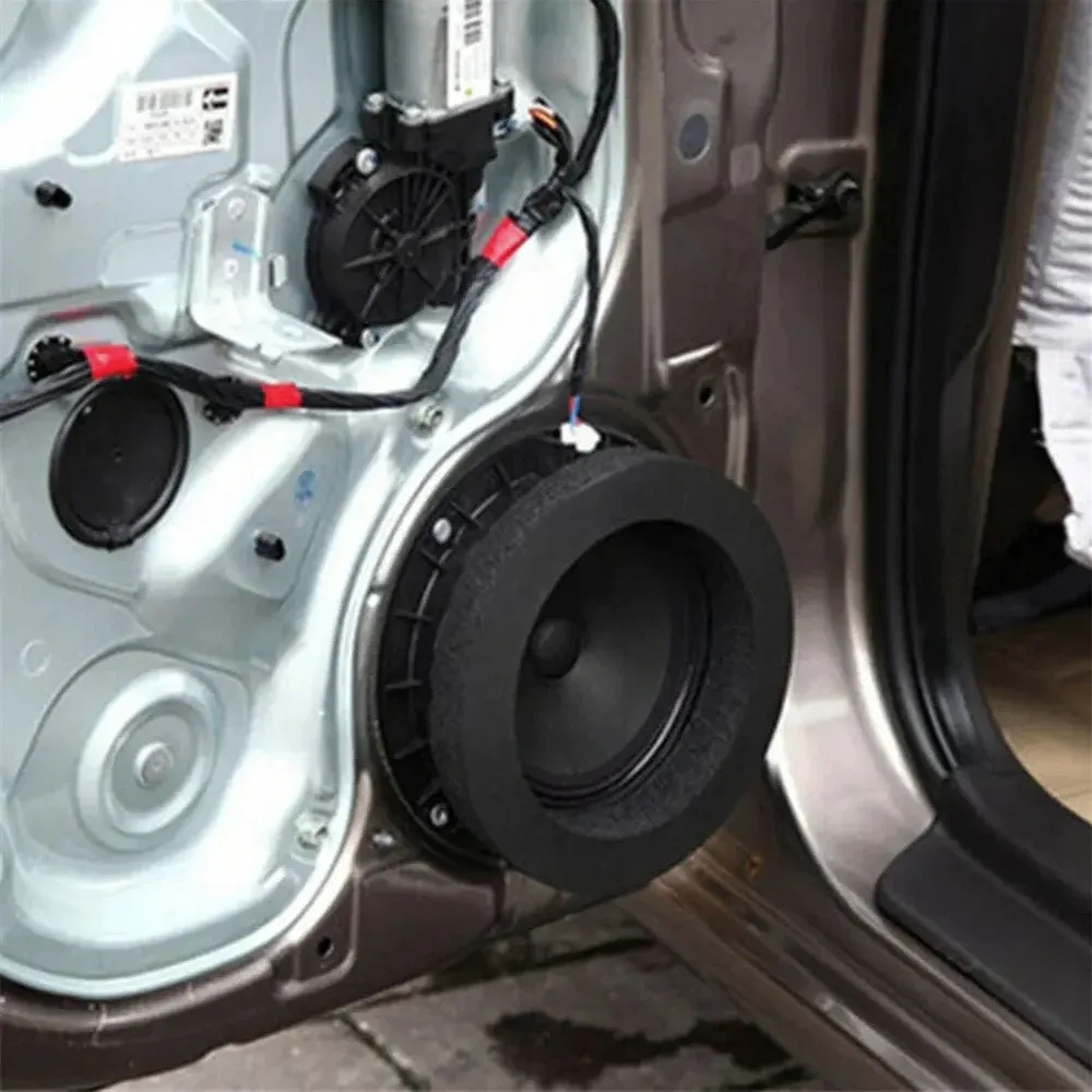 Anneau d'isolation phonique pour haut-parleur de voiture, intégration dans l'habitacle