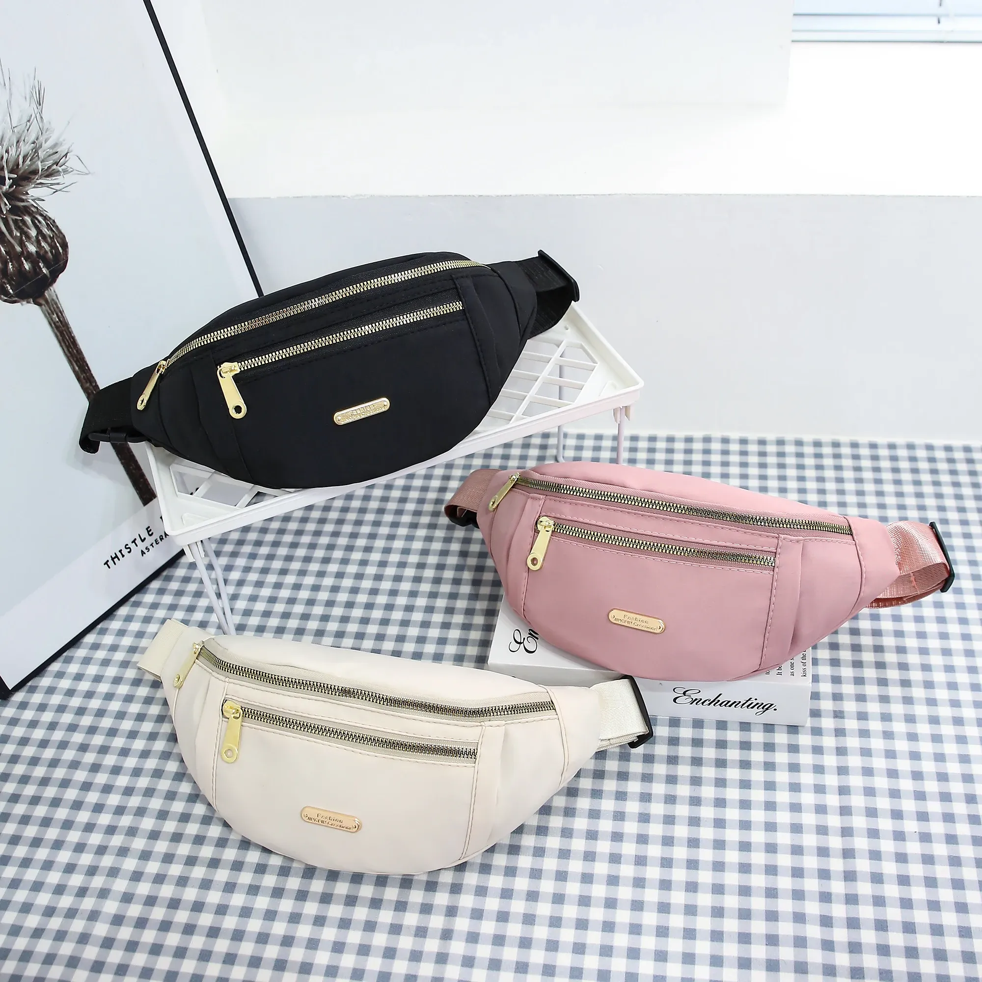 Sac banane sportif pour femme multi-compartiments, avec bandoulière pour téléphone et essentiels de plein air 4
