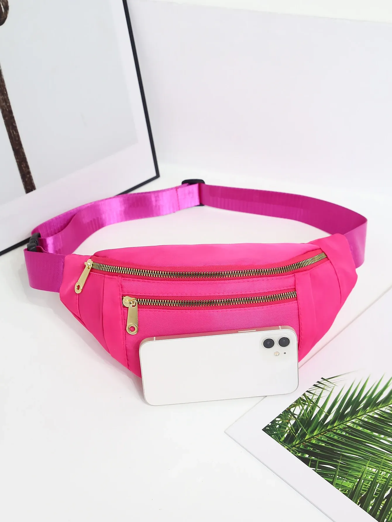 Vue de face du sac banane sportif