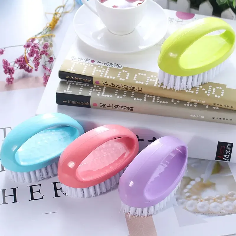 Brosse de nettoyage polyvalente colorée