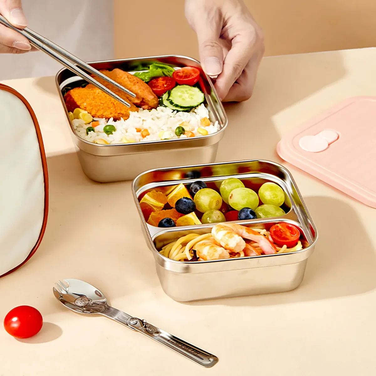 Boîte à déjeuner en acier inoxydable, vue de l'ensemble