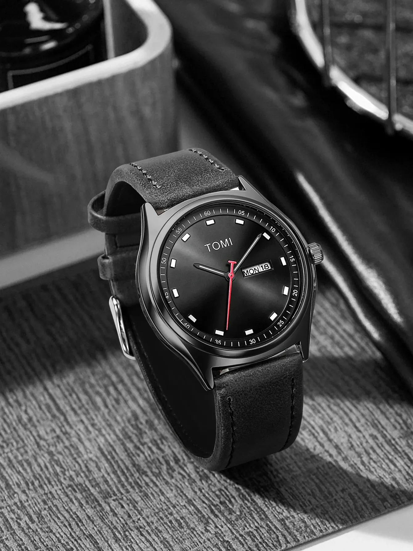 Montre minimaliste pour homme et femme, vue d'ensemble