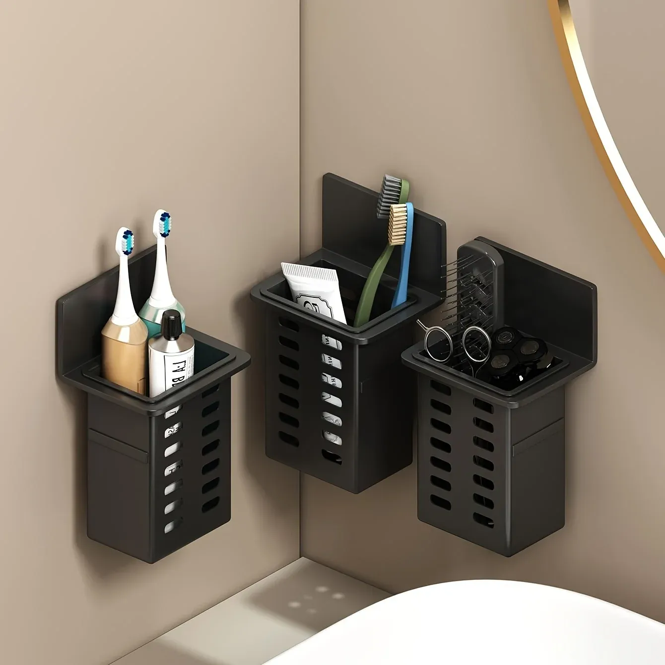Rangement mural noir pour produits de soin
