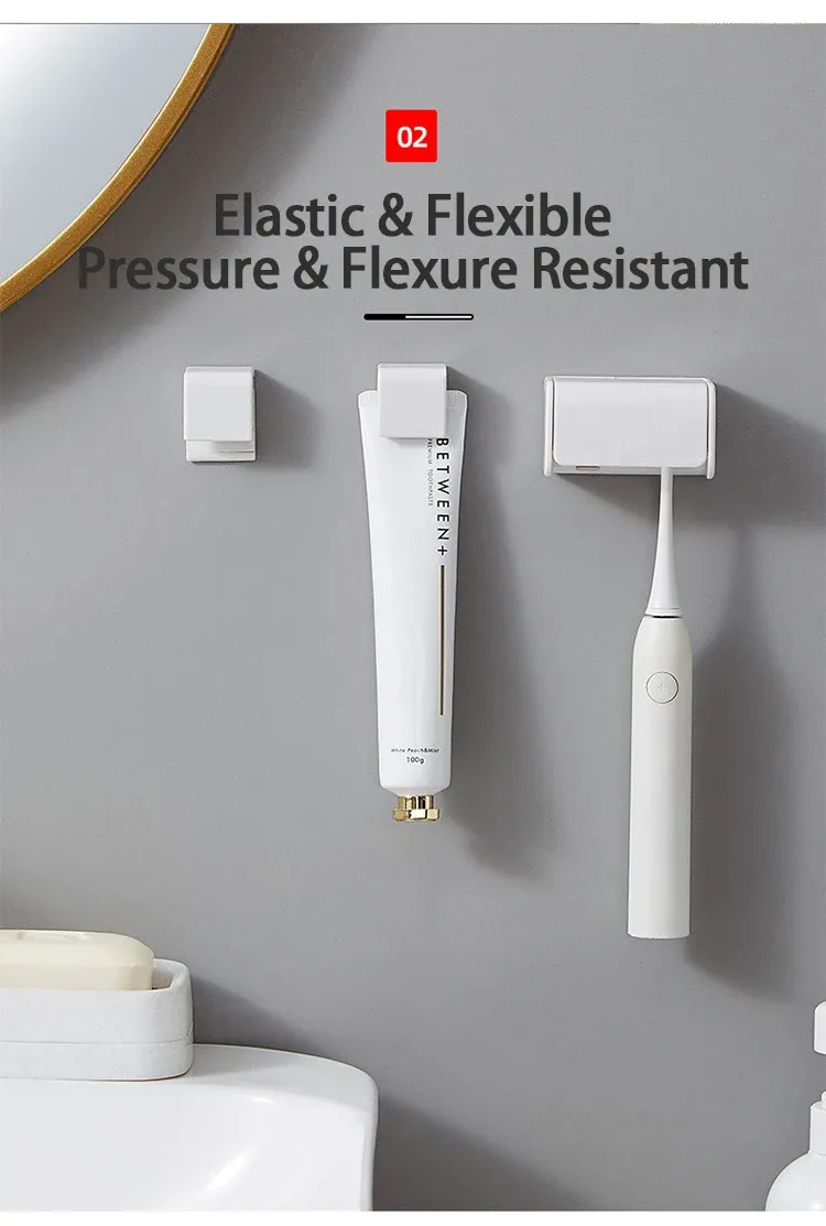Porte-brosse à dents installé dans une salle de bain