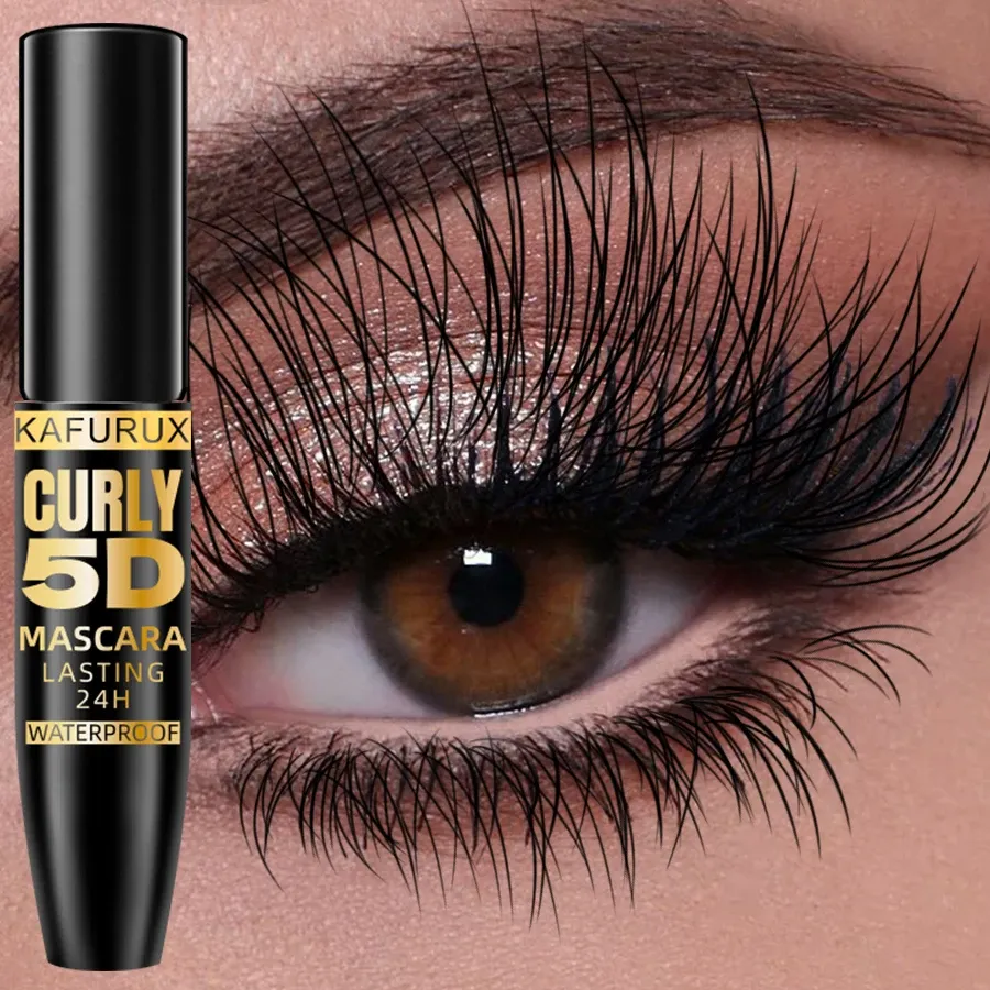 Maquillage des yeux sublimé par le mascara 5D