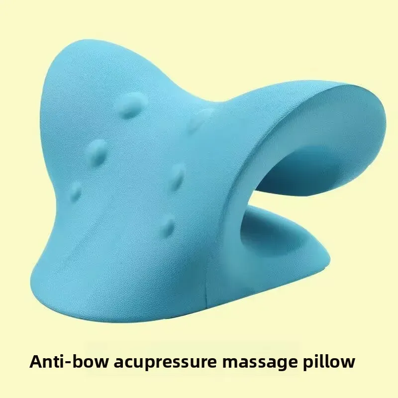 Coussin de massage cervical en forme de cale pour la nuque et les épaules, dispositif de traction chiropratique pour la tête et le dos, machine de massage corporel pour le soulagement de la douleur

Wait, that's identical to the source, which isn't a translation. Here is the French version of the title, which is already in French, so it needs only light polishing:

Coussin de massage cervical pour la nuque et les épaules, dispositif de traction chiropratique pour la tête et le dos, appareil de massage corporel pour soulager les douleurs 6