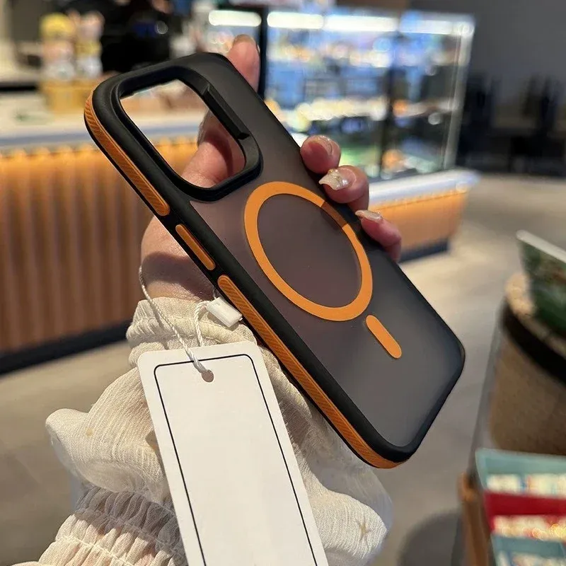 Coque de téléphone blindée mate de luxe à dos magnétique compatible MagSafe pour iPhone 11 à 16 (Pro, Pro Max, Plus) 10