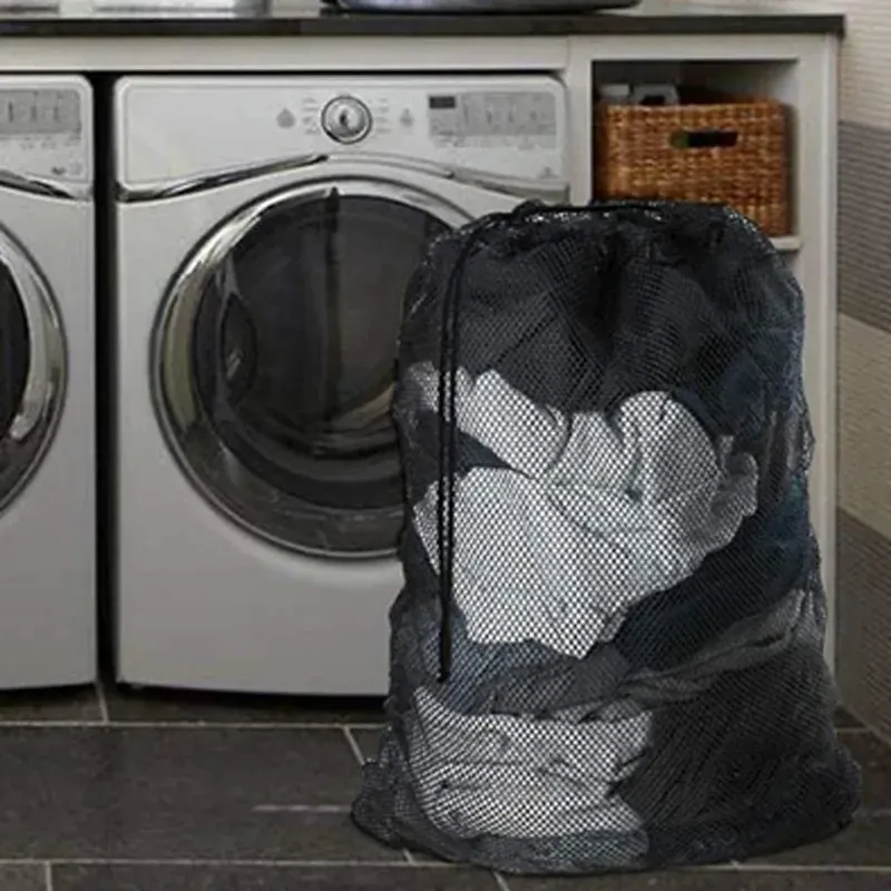 Sac à linge en maille utilisé pour le rangement de vêtements