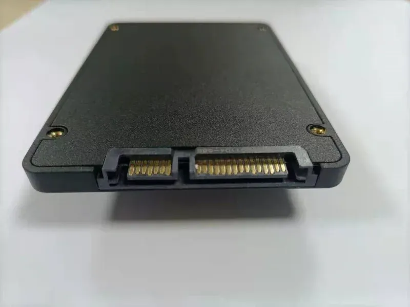Disque SSD, vue latérale