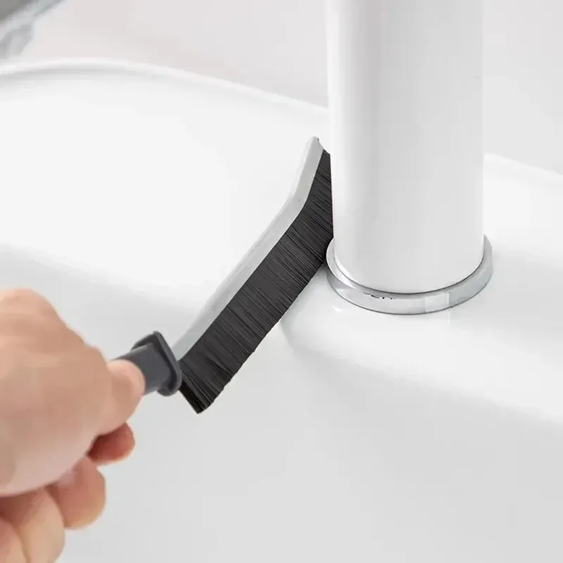 Brosse de nettoyage pour salle de bain