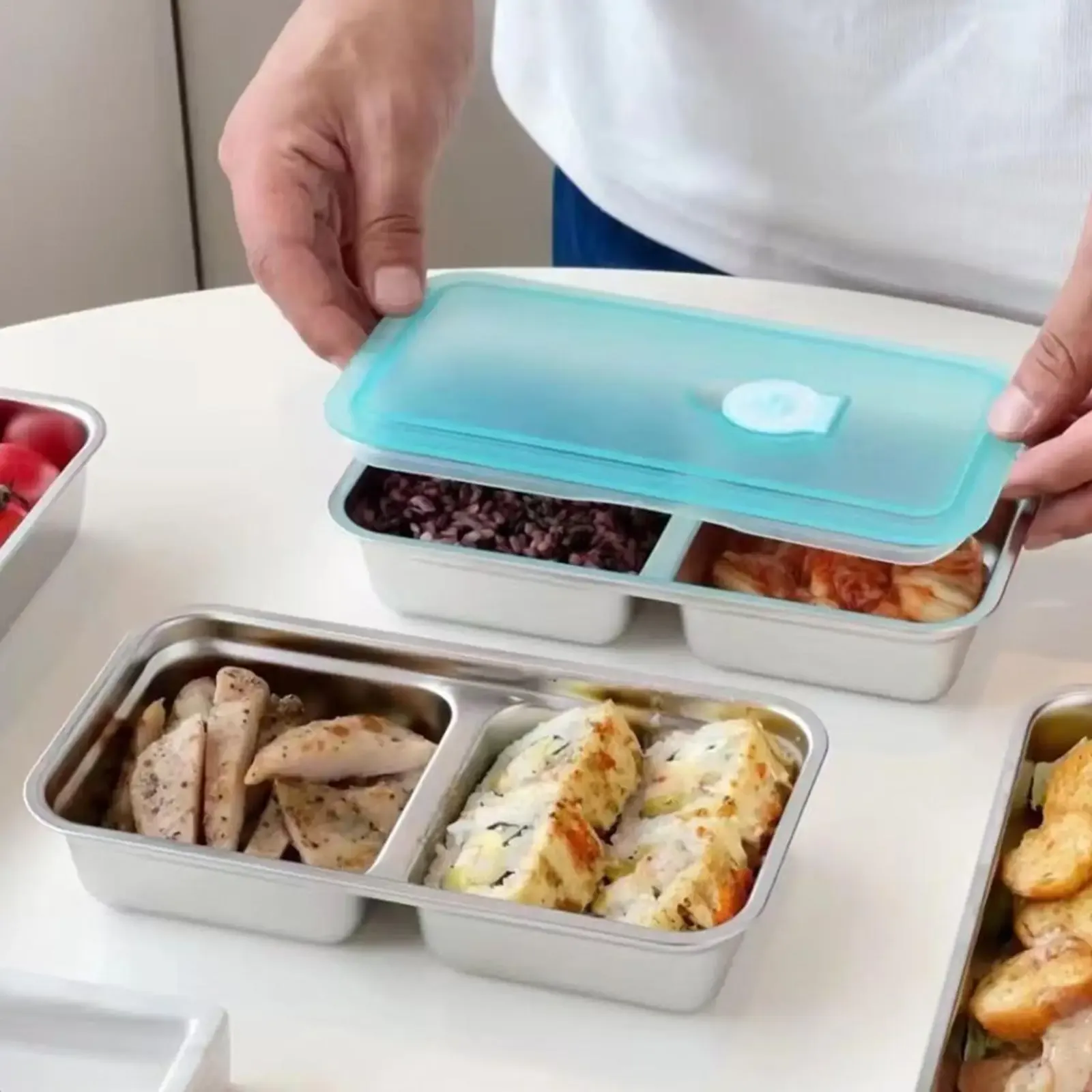 Boîte à déjeuner en acier inoxydable au design épuré