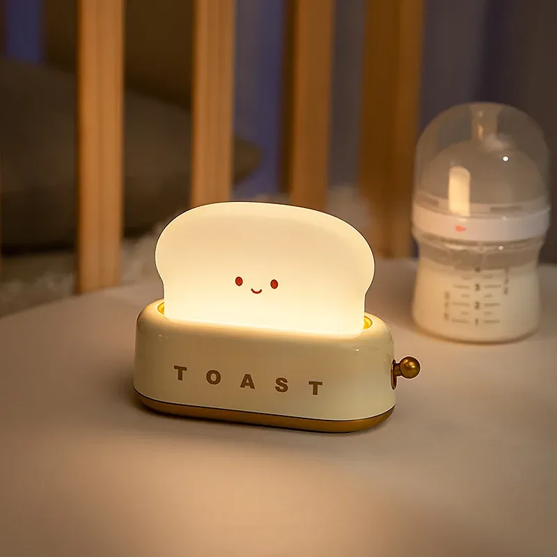 Veilleuse rechargeable en forme de toast avec visage souriant et intensité réglable, lampe de chevet décorative pour chambre, bureau ou salon 3