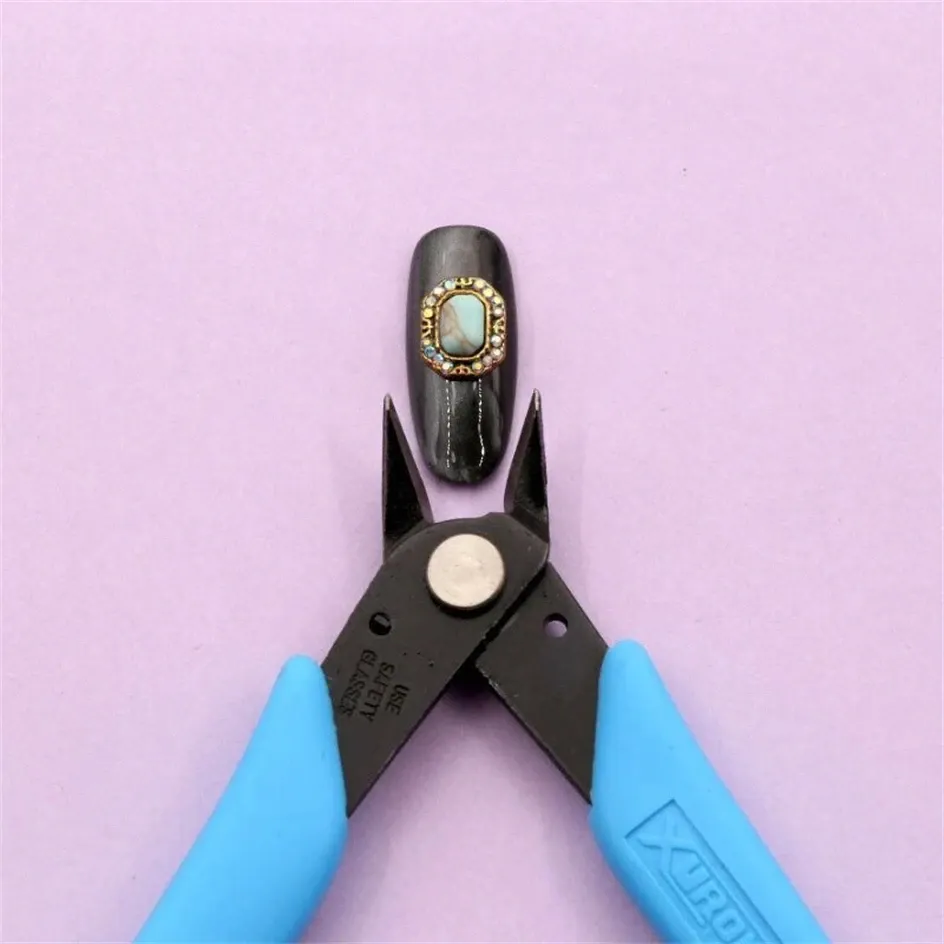 Coupe-ongles JOManicure en utilisation