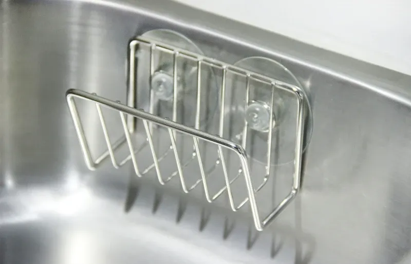 Détail de l'étagère de rangement pour évier en acier inoxydable