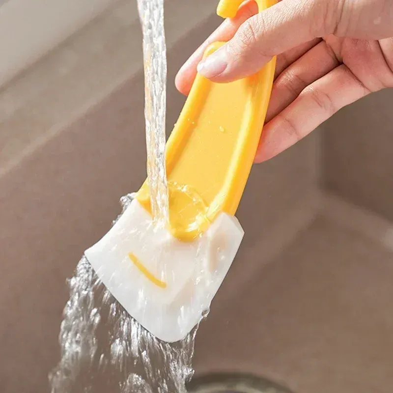 Grattoir en silicone à lame souple pour poêles, casseroles et plats 5