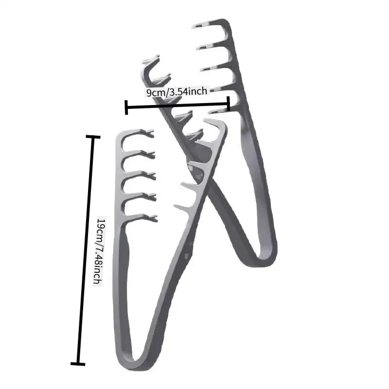 Peigne texturant en forme de Z dans un univers de soin masculin
