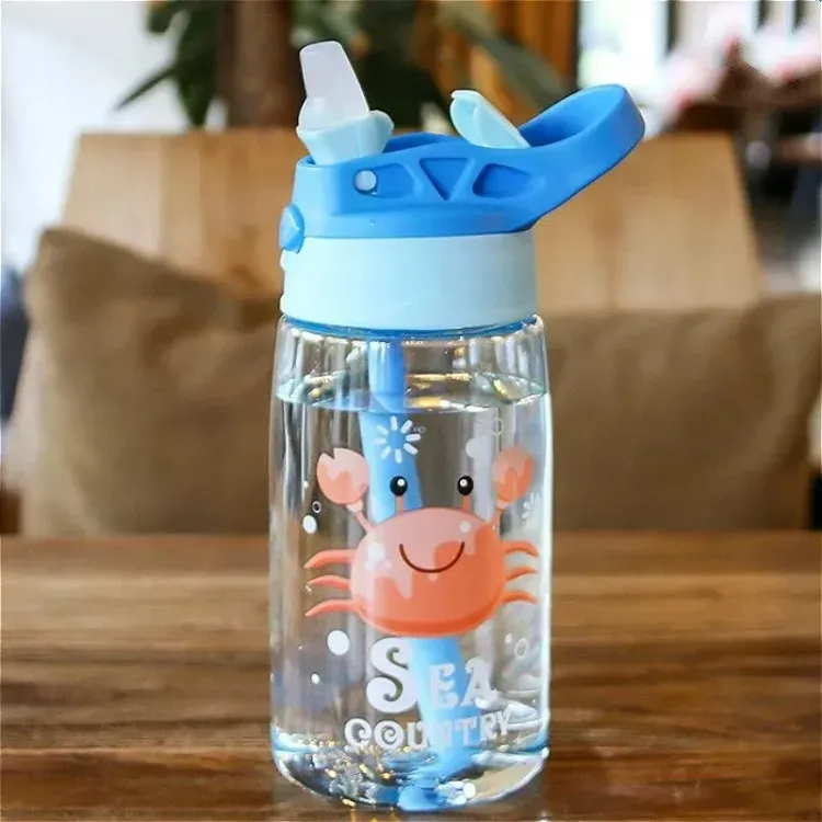 Gourde enfant posée sur une table