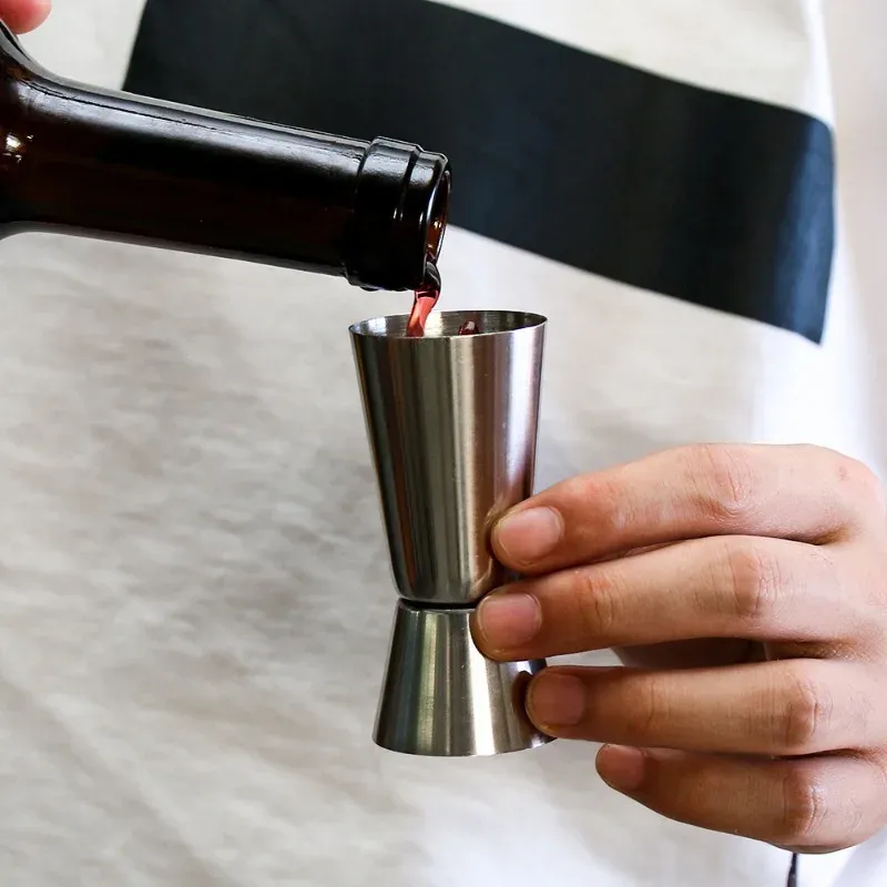 Mitigeur à chevilles et accessoires de bar