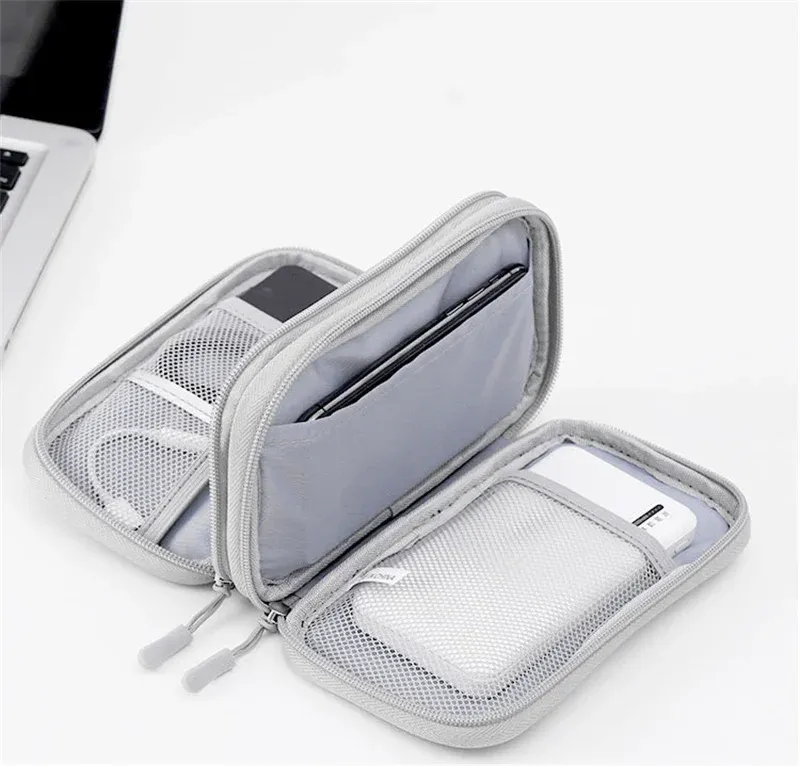 Sac de rangement pour accessoires électroniques en situation