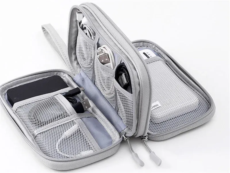 Organisation des câbles USB dans le sac