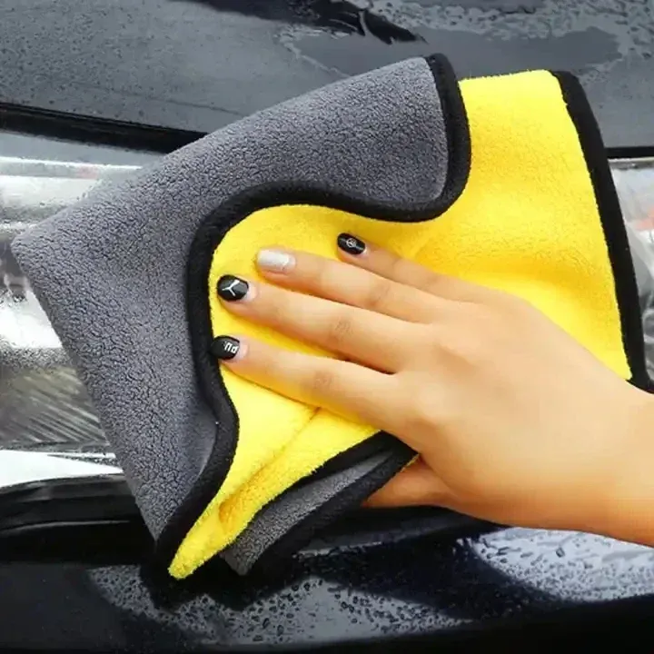 Serviette de séchage pour carrosserie