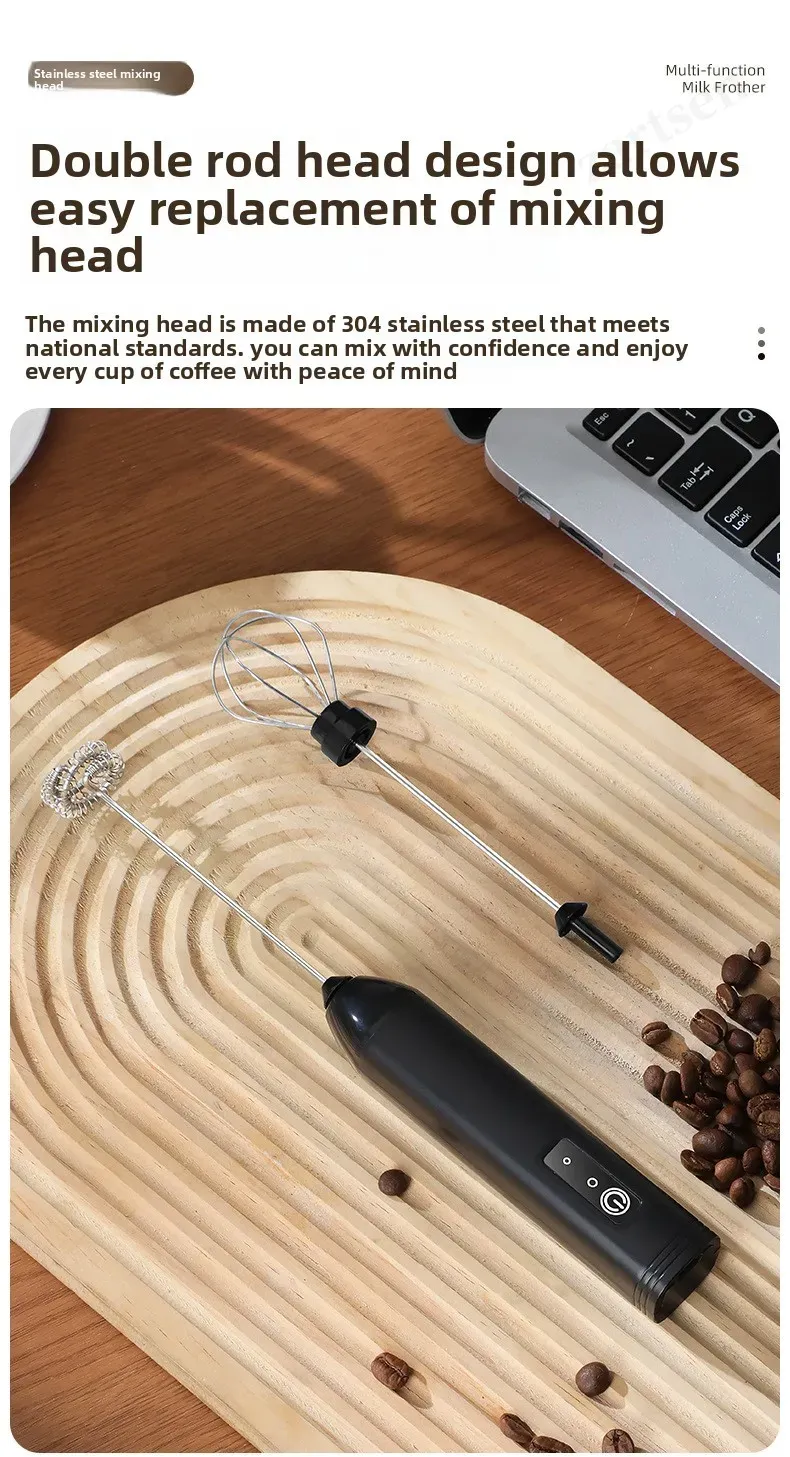 Utilisation du mousseur pour préparer une boisson chaude