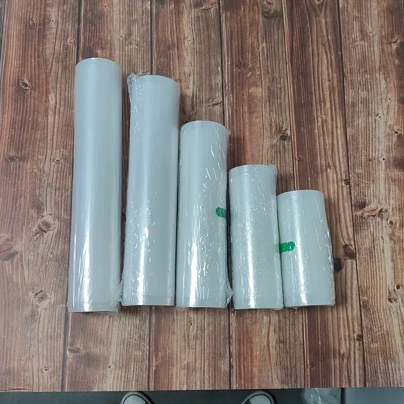 Rouleau de sacs sous vide 3 m, sans BPA, résistants aux déchirures et faciles à couper 3