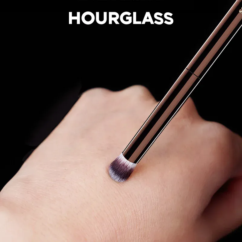 Pinceaux de maquillage Hourglass : pinceaux pour poudre, fond de teint, correcteur, fard à joues, bronzeur, ombre à paupières et estompage, et pinceau sculptant 3