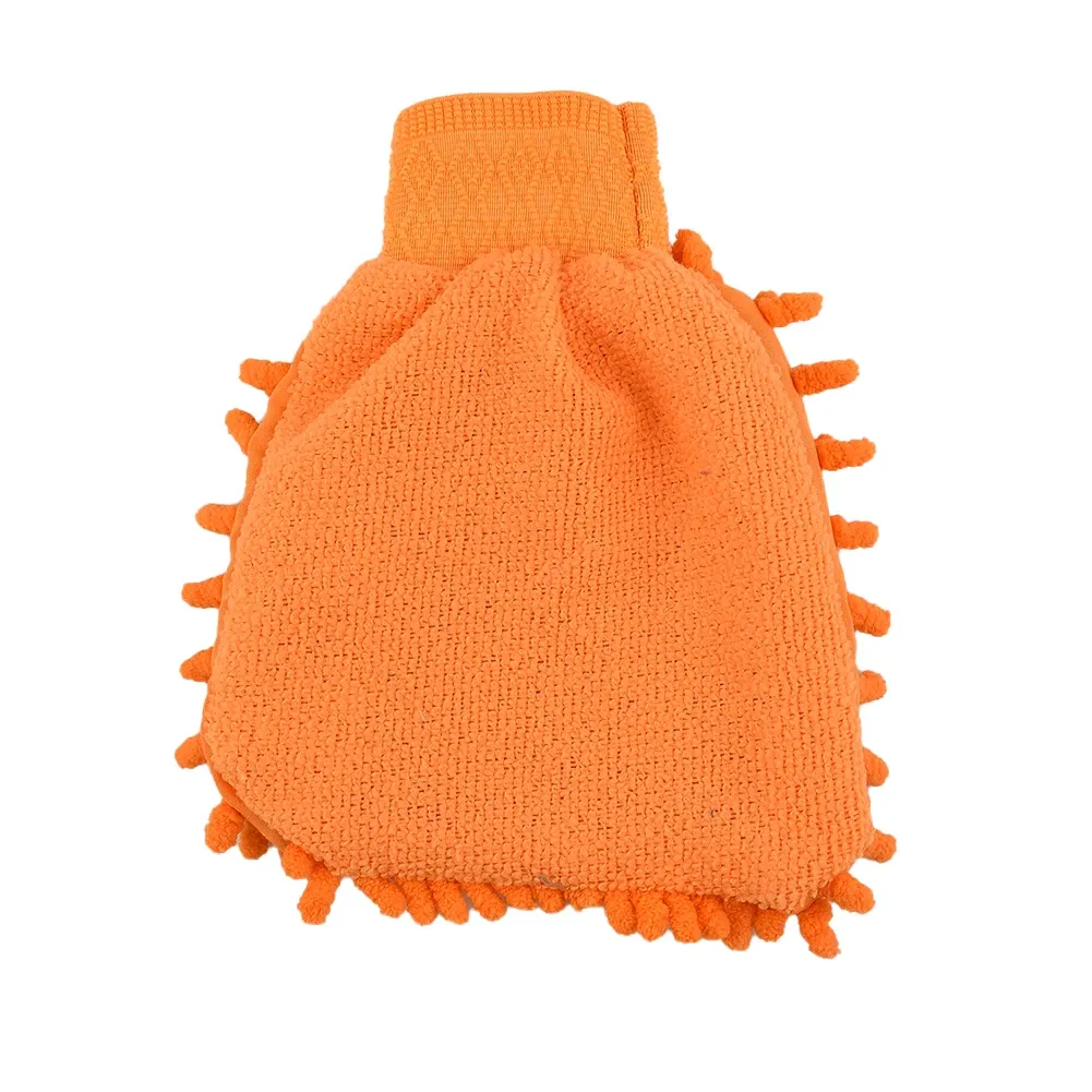 Gant de lavage en microfibre, utilisation sur carrosserie