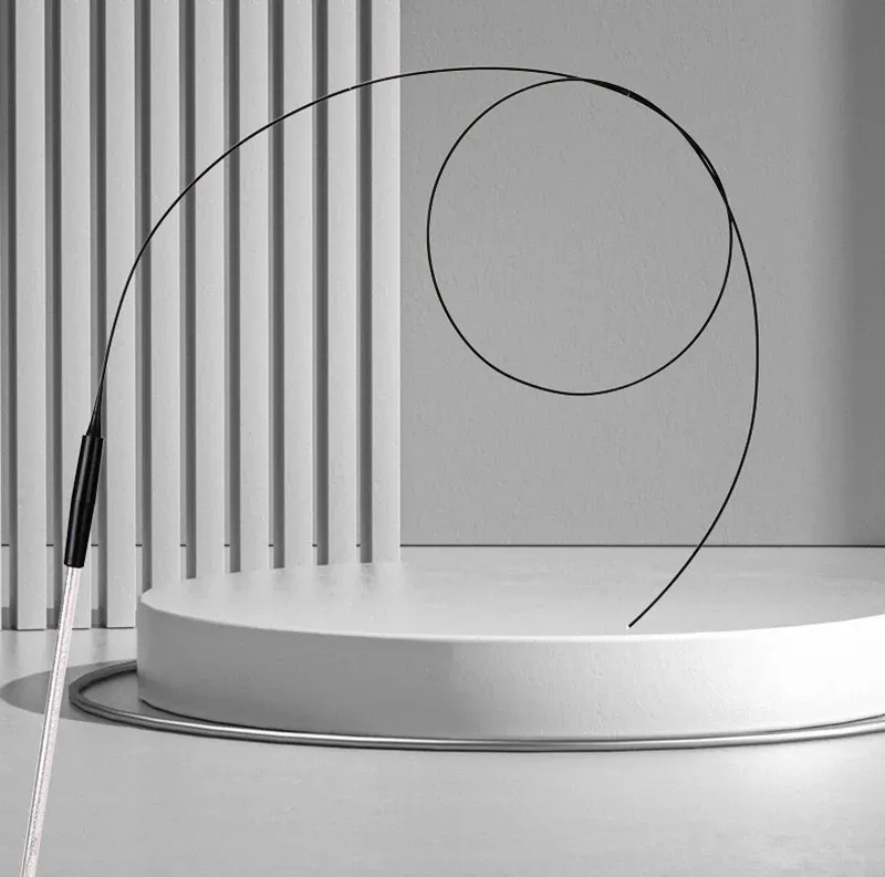 Baguette interactive LED pour chat en situation de jeu