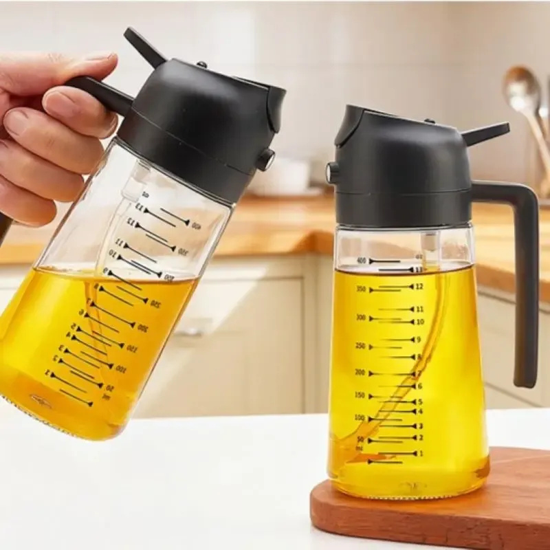 Pulvérisateur d'huile d'olive en verre, gros plan