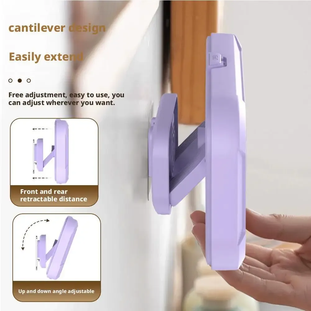 Téléphone protégé dans sa coque étanche pour salle de bain
