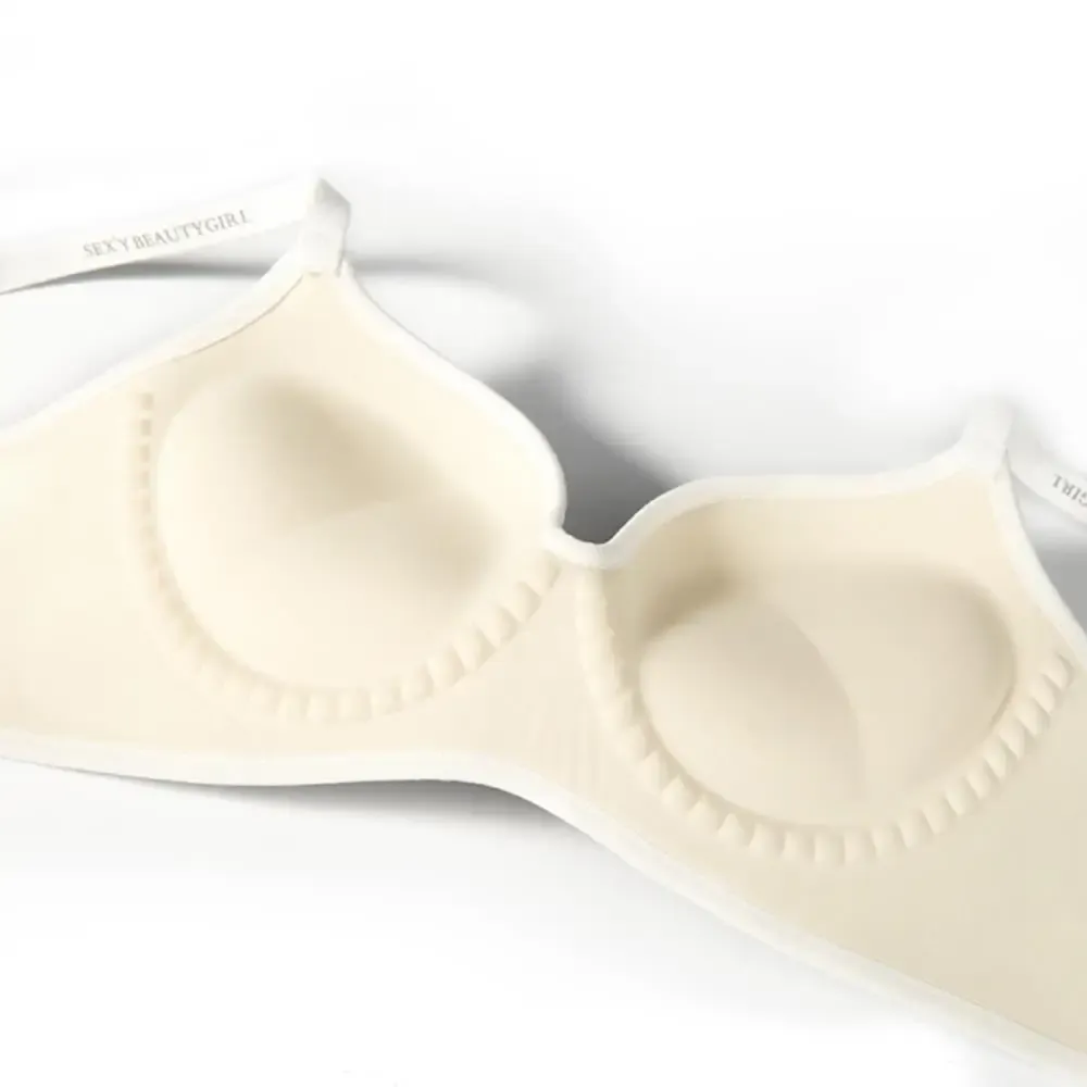 Bralette push-up invisible sans couture à coussinets 3D pour petite poitrine 4