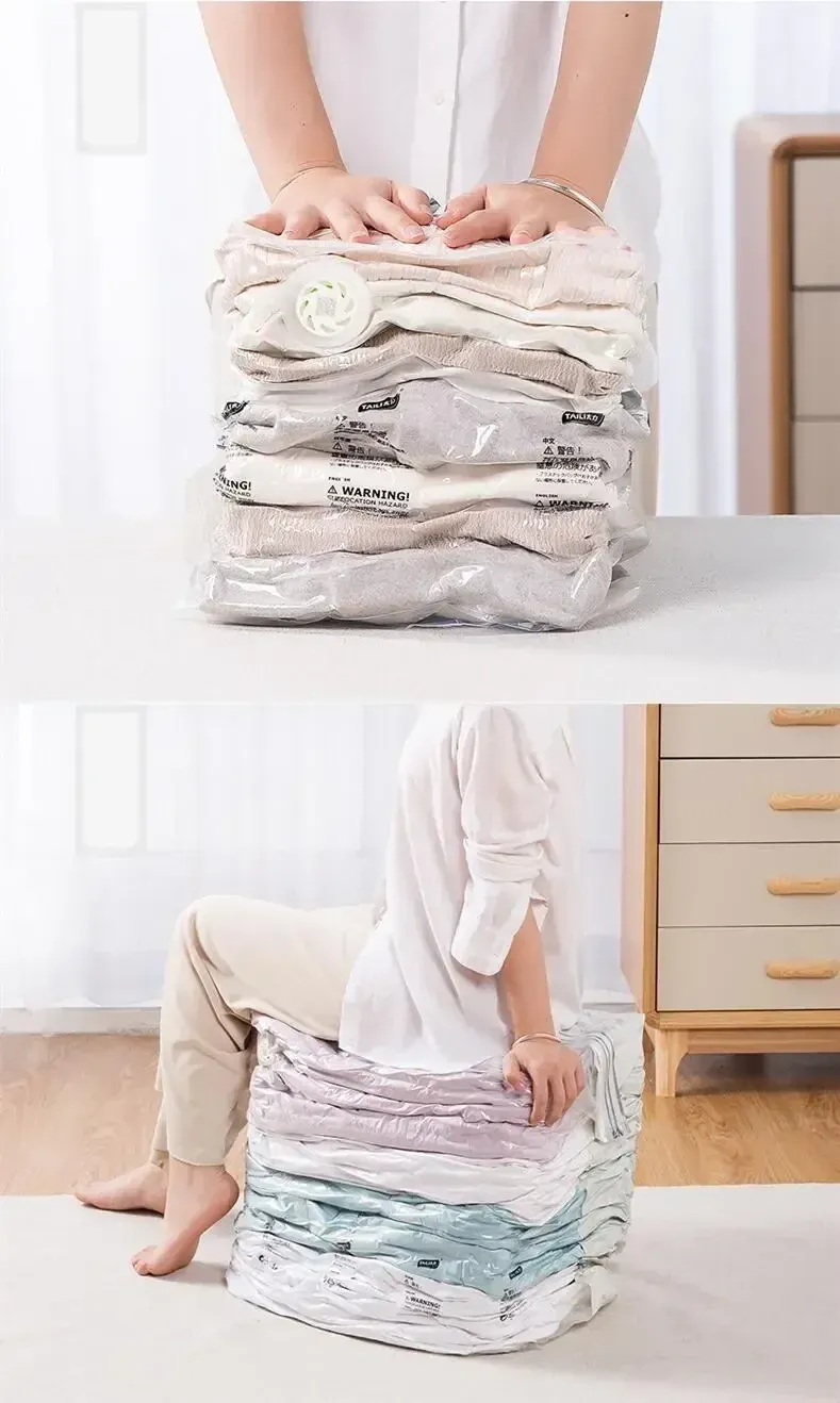 Sac de rangement sous vide rempli de vêtements