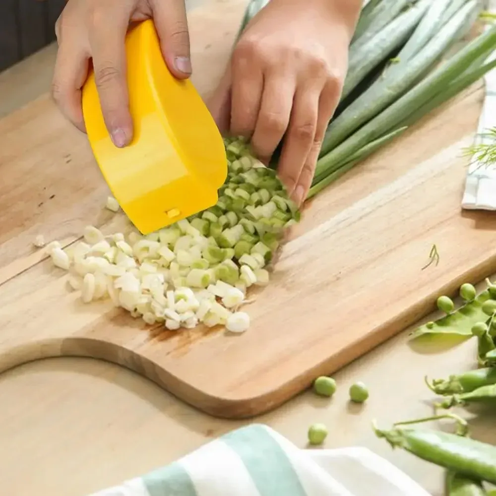 Coupe-oignon manuel à rouleau, ambiance cuisine