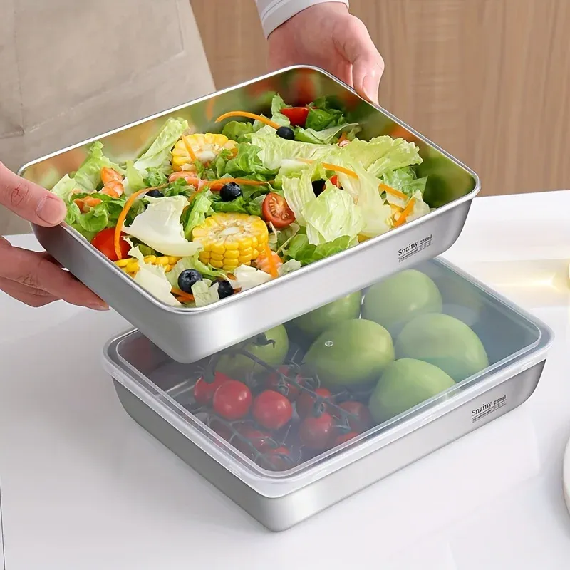 Conteneurs remplis d'aliments secs