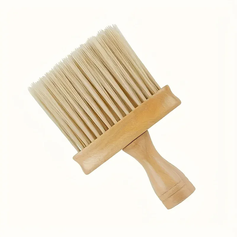 Brosse de nettoyage multifonctionnelle en situation d'utilisation