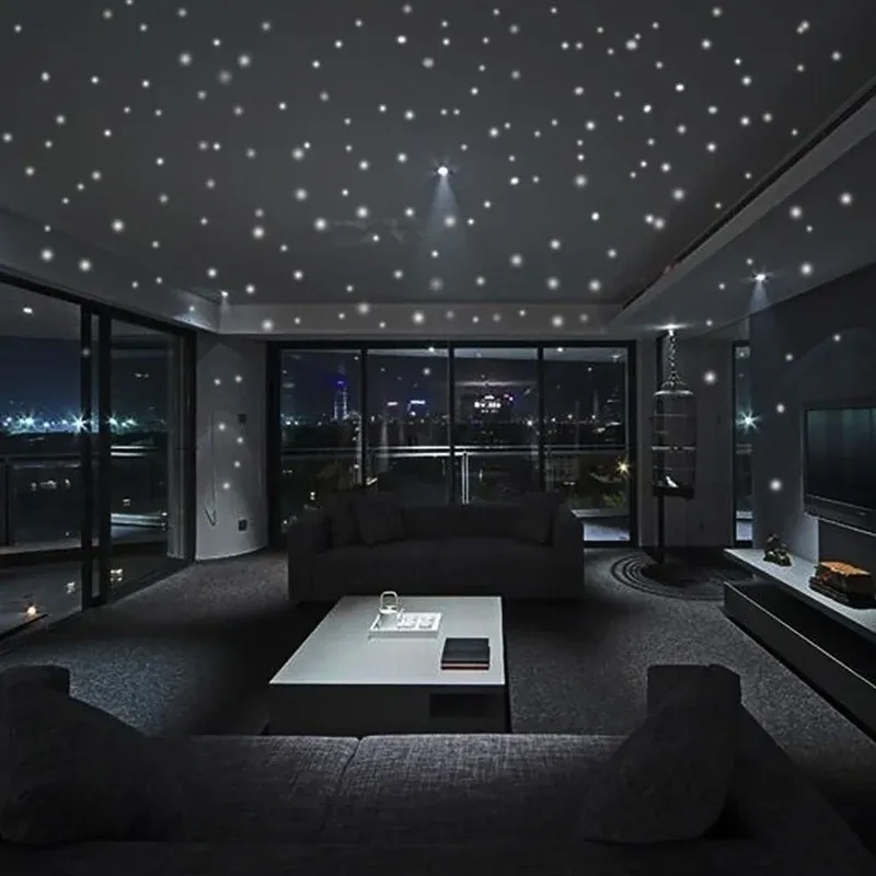 Autocollants lumineux en forme d'étoiles au plafond