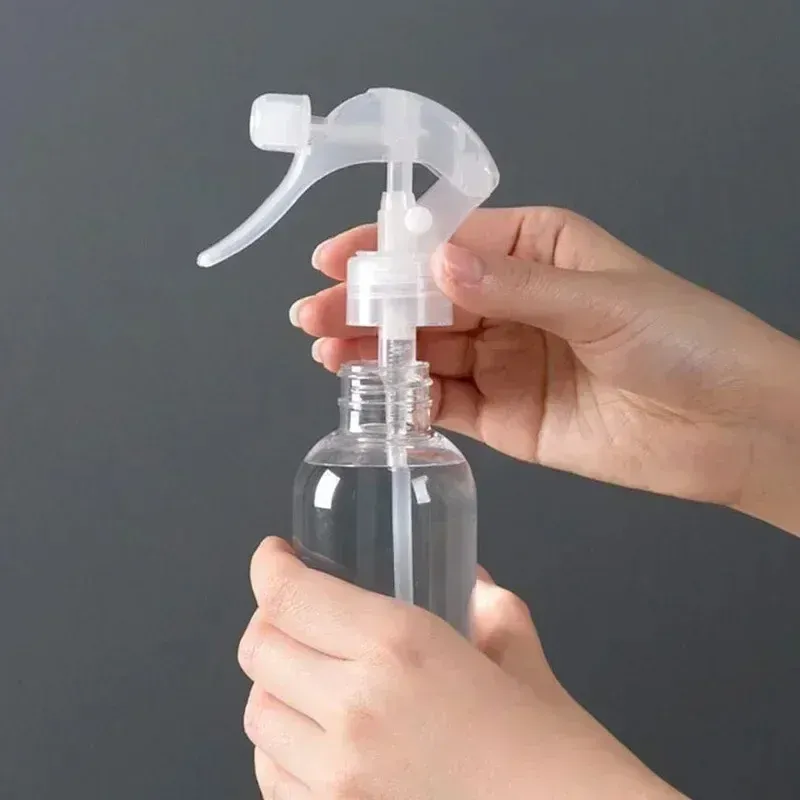 Flacon pulvérisateur vide en plastique (100 ml, 200 ml, 250 ml, 300 ml, 500 ml) avec pompe manuelle, idéal pour la désinfection à l'alcool et les déplacements 3