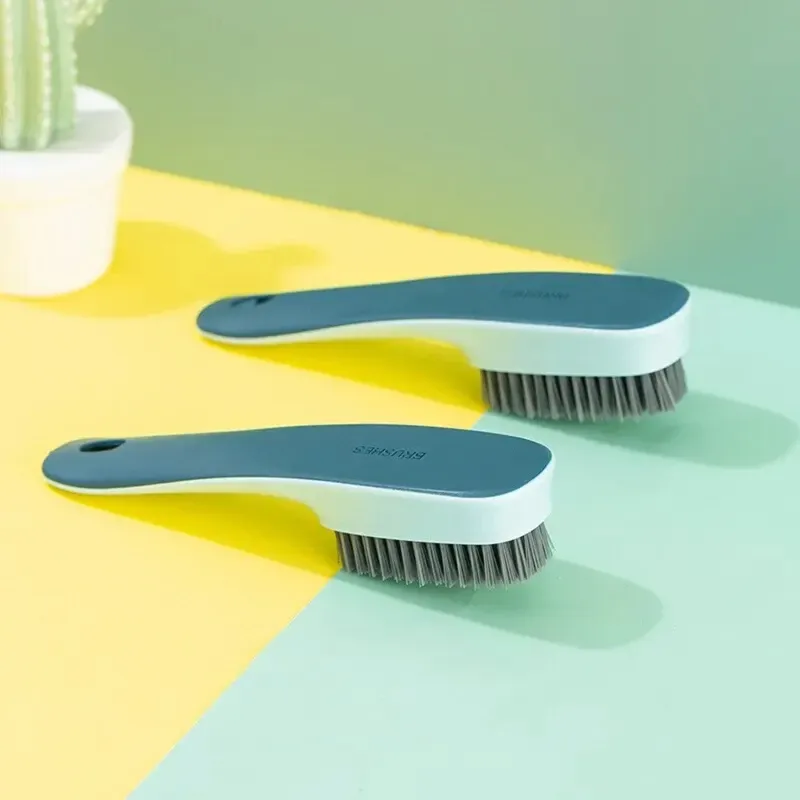 Brosse de nettoyage, mise en scène