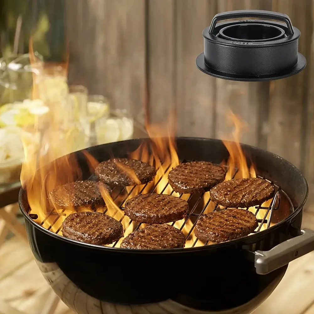 Burger garni préparé avec la presse