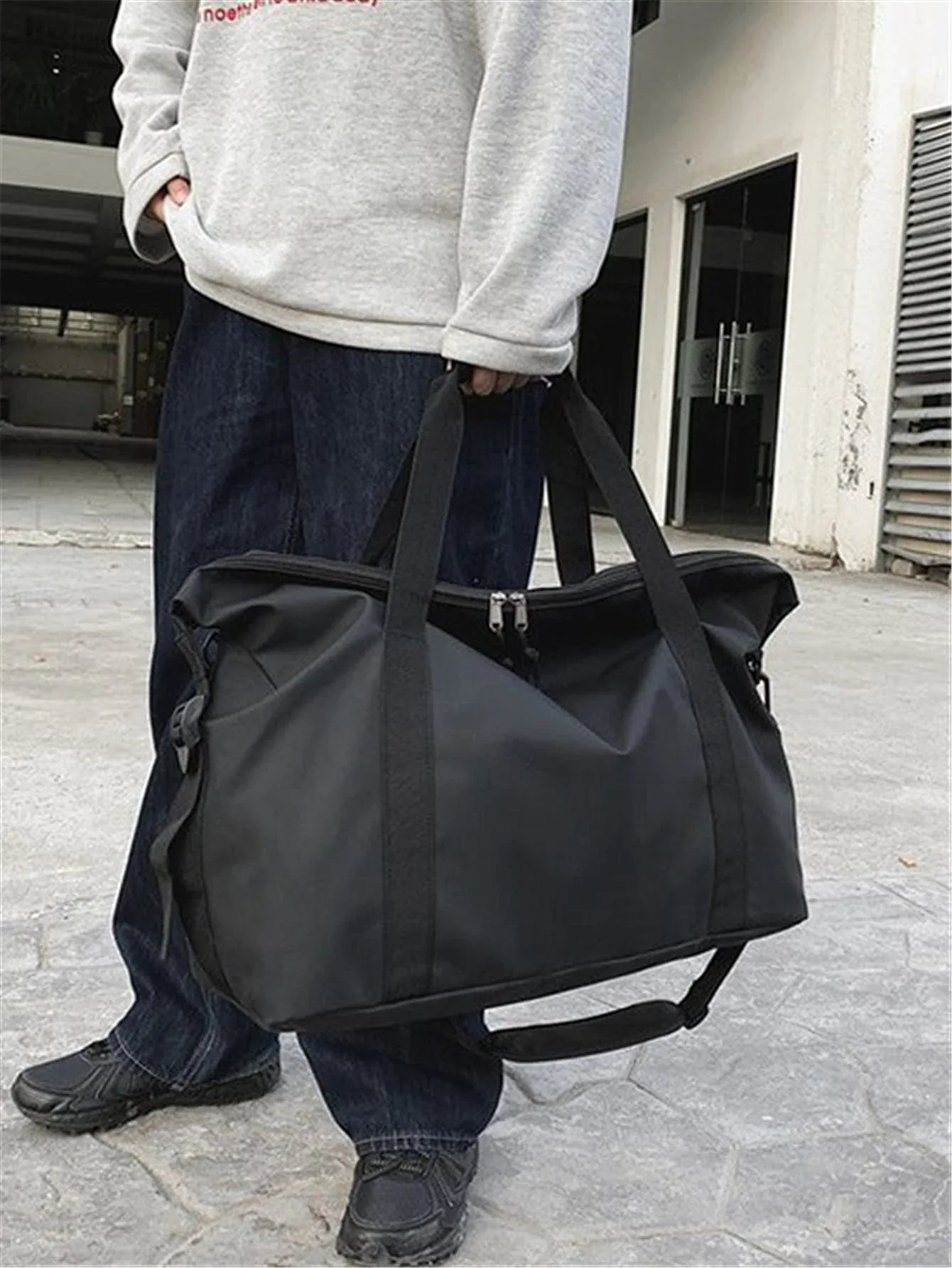 Sac de voyage et de sport dans son ensemble