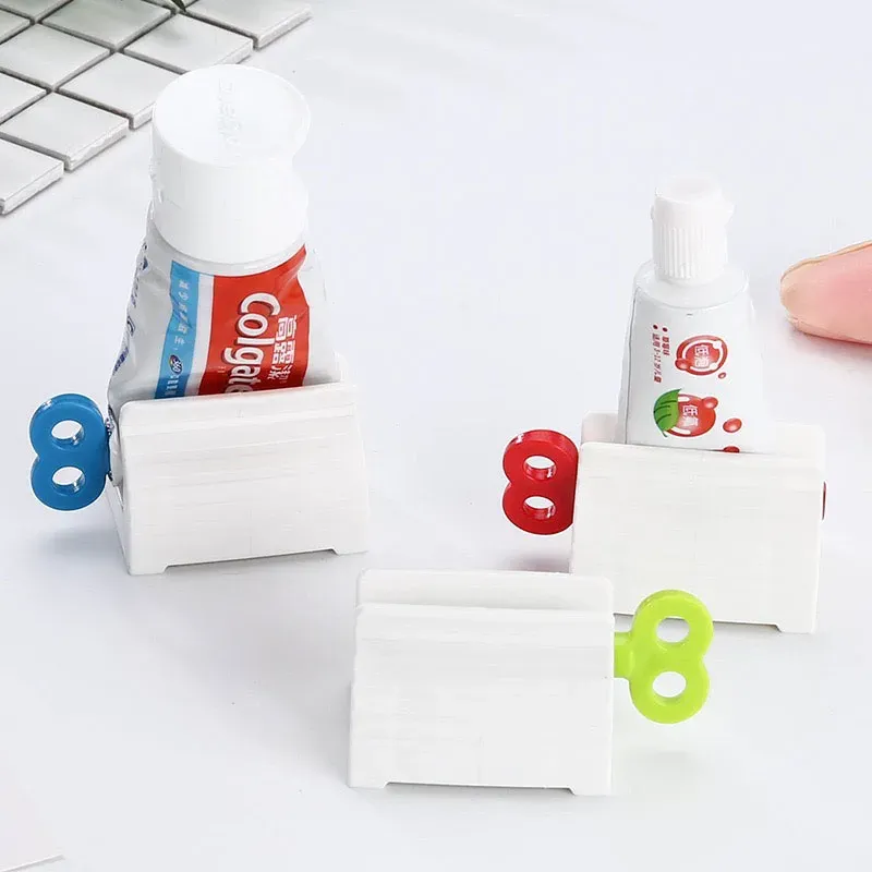 Porte-dentifrice portable manuel, presse-tube, nettoyant pour le visage, support distributeur, presse-agrumes

Wait, that's not the right output. Here is the corrected version:

Presse-tube manuel portable, distributeur de dentifrice, nettoyant pour le visage, support distributeur, presse-agrumes 2
