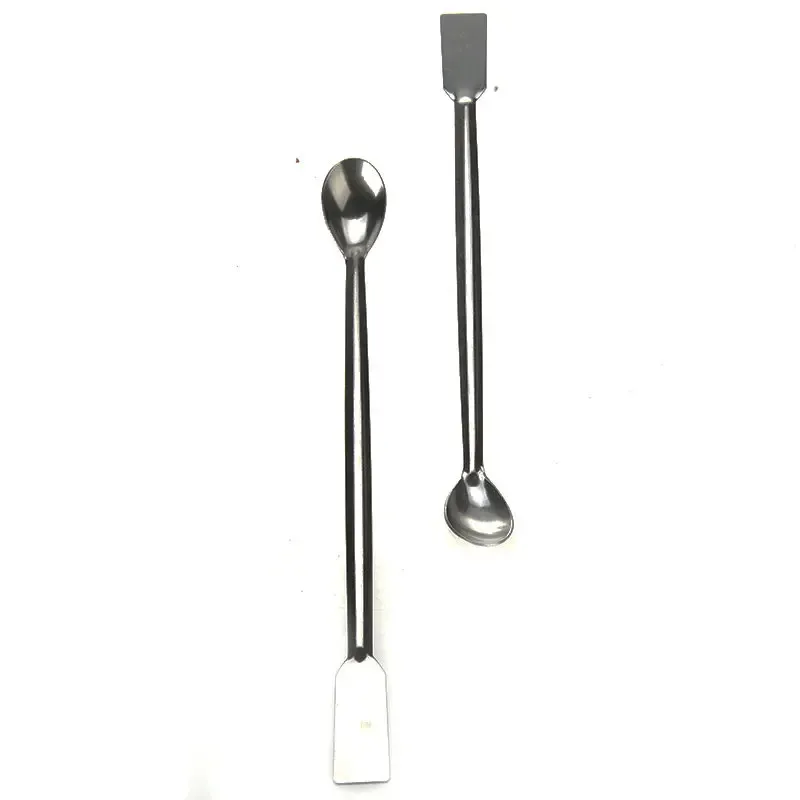 Détail de la spatule-cuillère de laboratoire