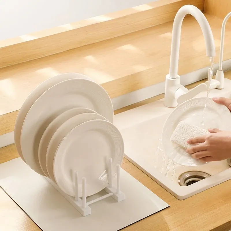 Égouttoir à vaisselle multifonctionnel à 2 niveaux pour assiettes, bols, couvercles et ustensiles, design compact 2
